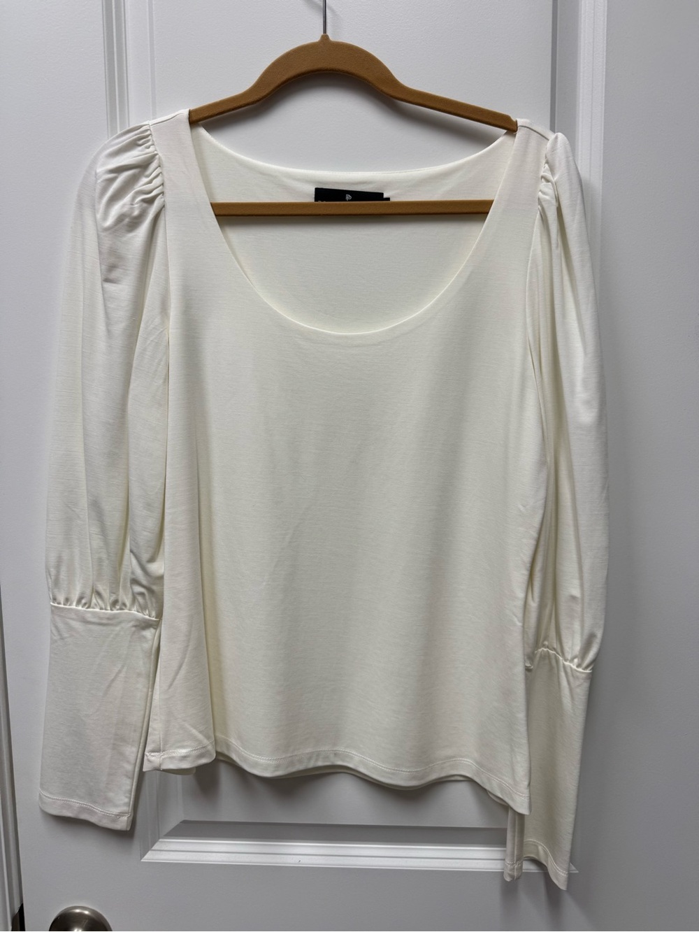 Pomander Place Cream Scoop-Neck Long Sleeve Top